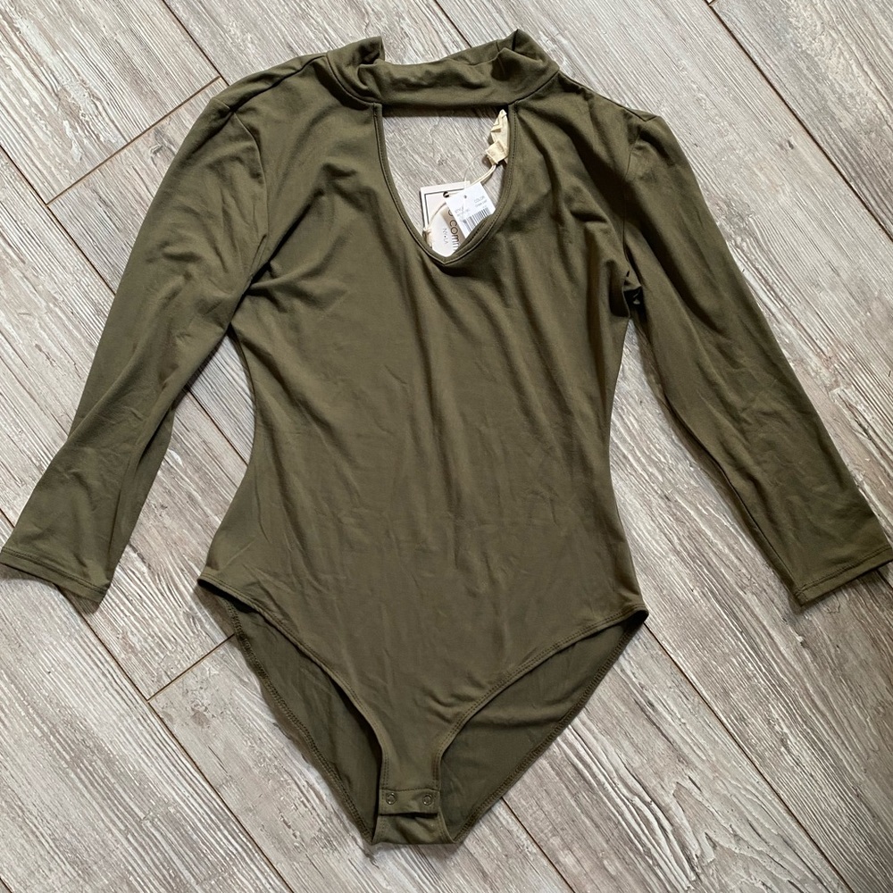NWT OLIVE GREEN BODY SUIT.